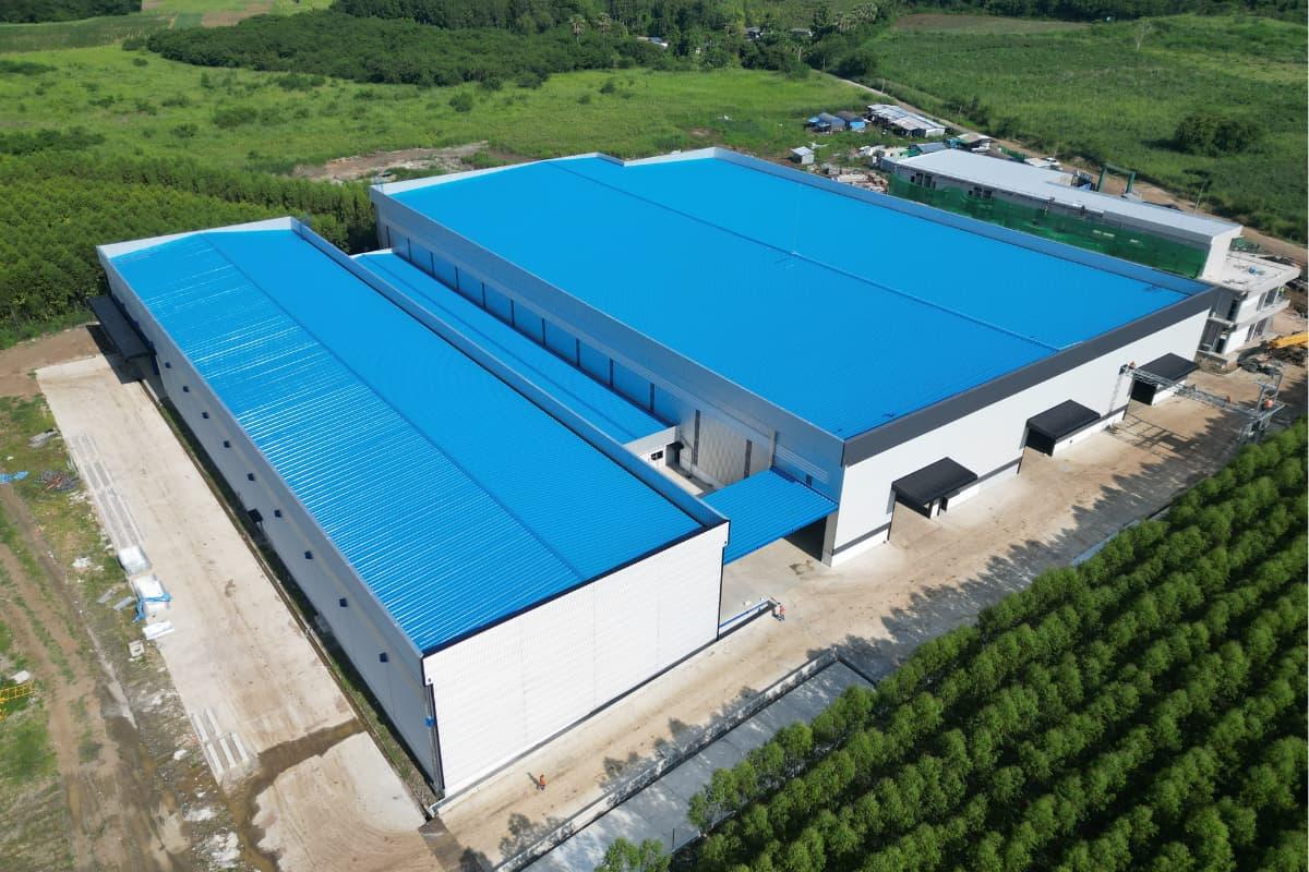 Taiwan-based TREELAND Real Estate specializes in full-scope factory construction in Thailand. Combining Taiwanese engineering expertise with local experience, we provide full-scope one-stop services from design to construction and equipment import.
With our in-house steel fabrication plant, we ensure project efficiency, quality, and on-time delivery — making us a trusted partner for industrial development.